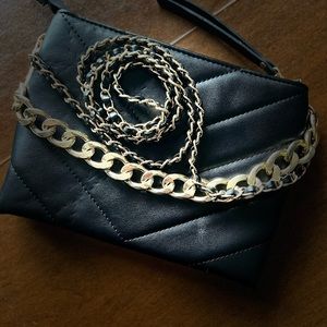 FASHION-NOVA bag, black and gold.